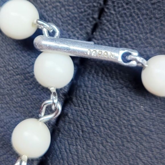 Japan 10 Strand Vintage Filigree Neon Green and White Glass Beaded Necklace - Picture 4 of 4